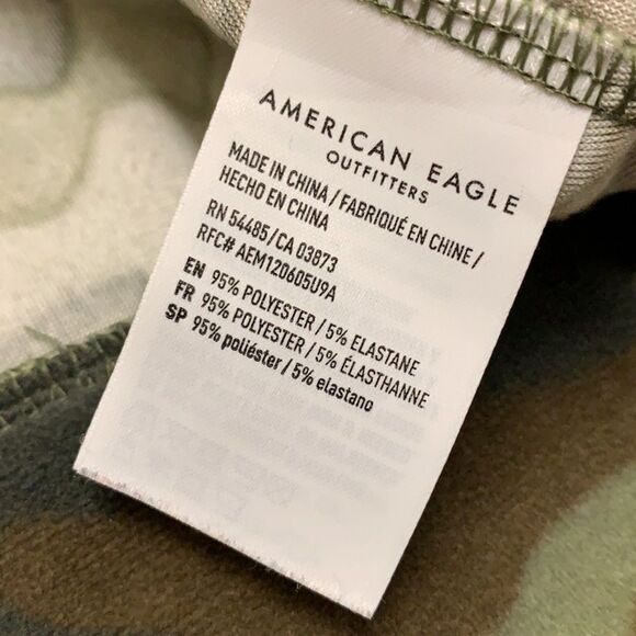 American Eagle Oversized Cropped Camouflage Hoodie - Picture 5 of 5